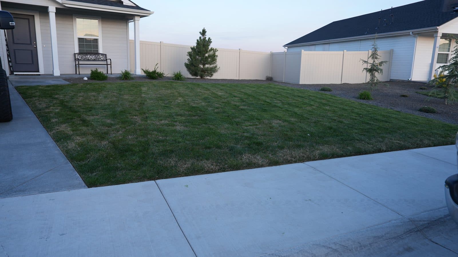 Pristine edged front lawn in the Treasure Valley